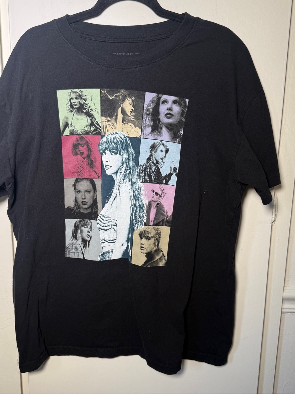 Taylor Swift Eras Tour Black Graphic S/SCrewneck Shirt - Multi-Color Women's XL